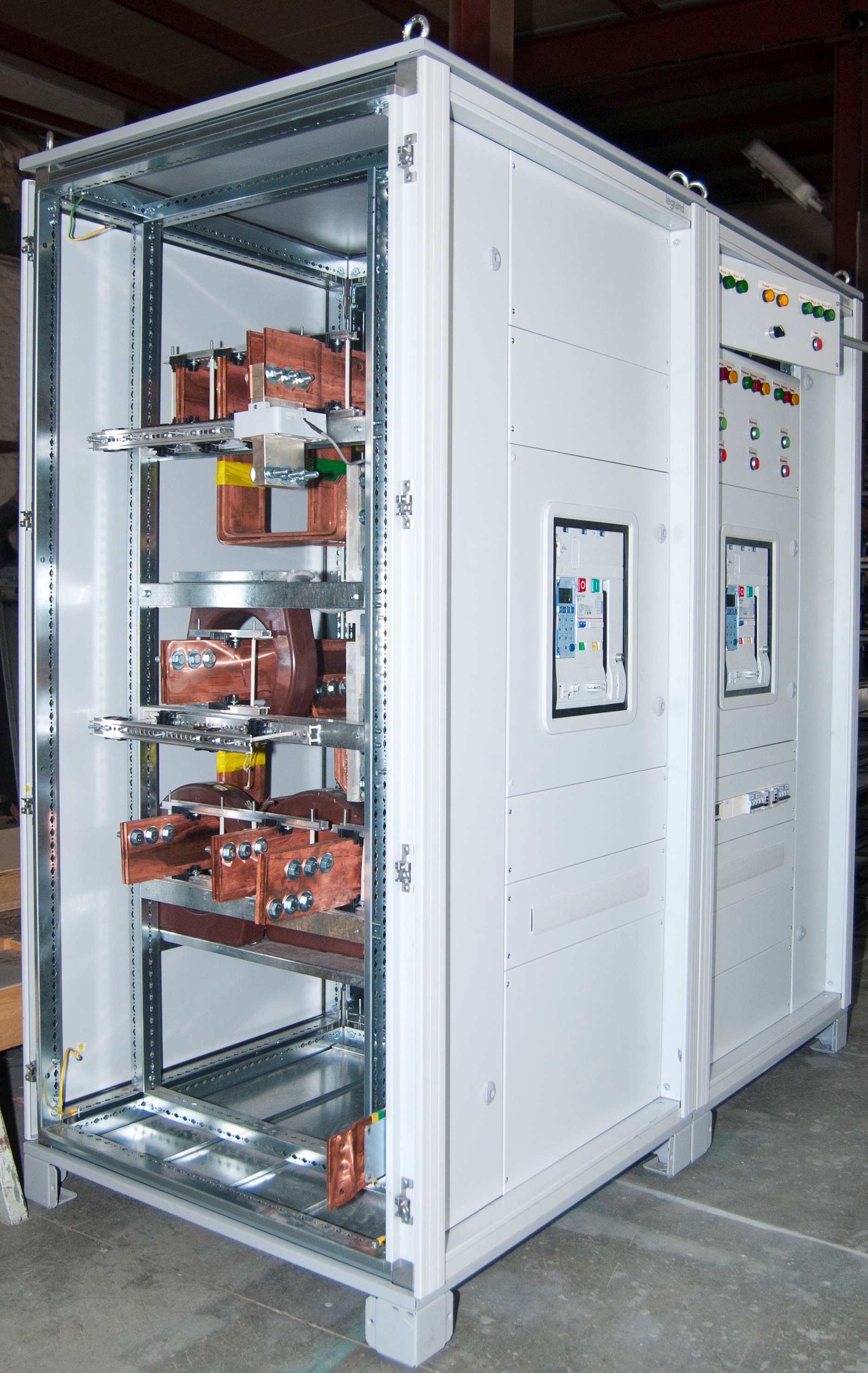 Поставки оборудования